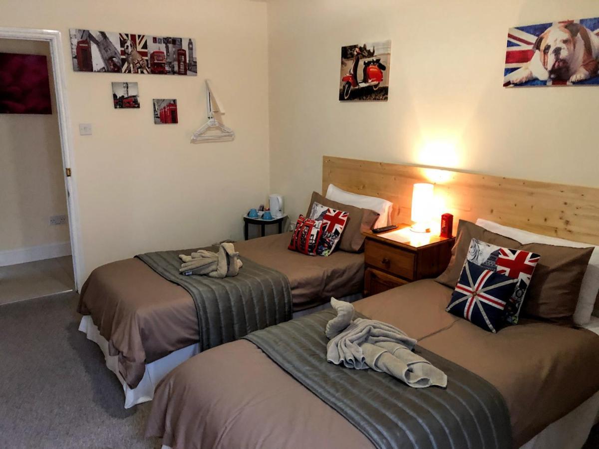 Hogwarts Bed And Continental Breakfast Villa Sheerness Room photo